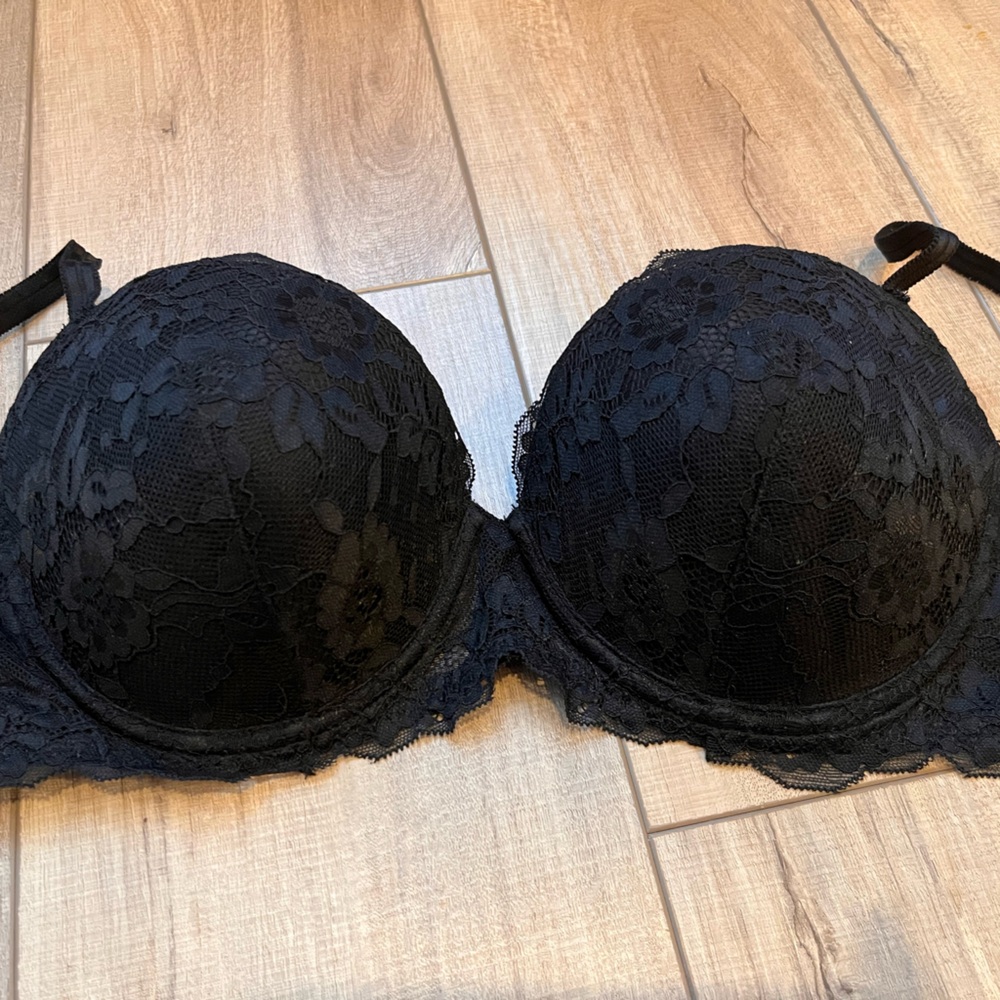 SO Intimates 36D Black Lace Push-Up Bra